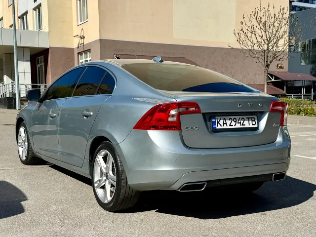 Volvo S60 - фото 3