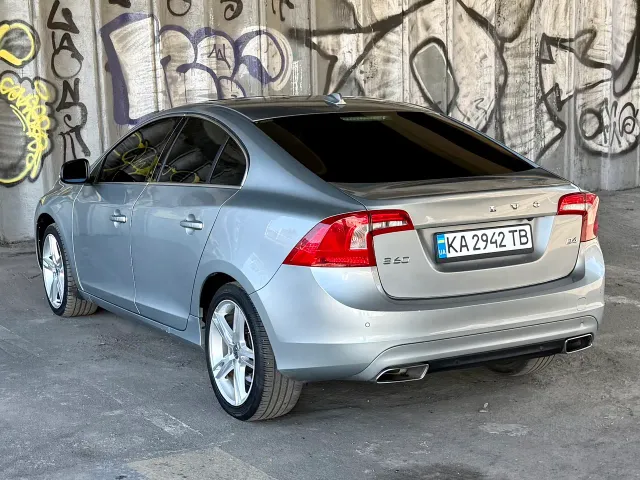 Volvo S60 - фото 3