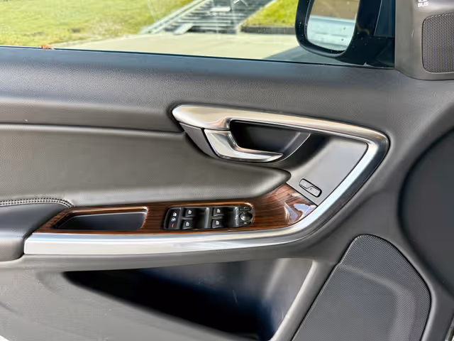 Volvo S60 - фото 4