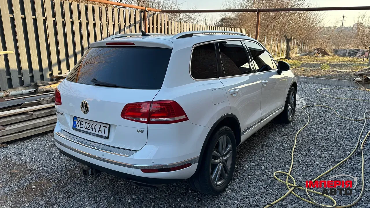 Volkswagen Touareg - фото 6