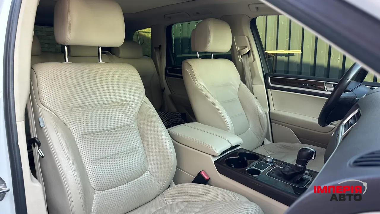 Volkswagen Touareg - фото 14