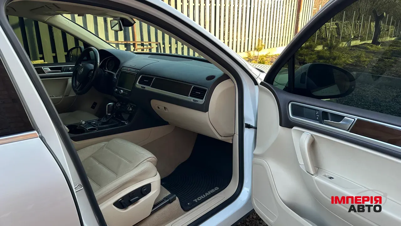 Volkswagen Touareg - фото 8