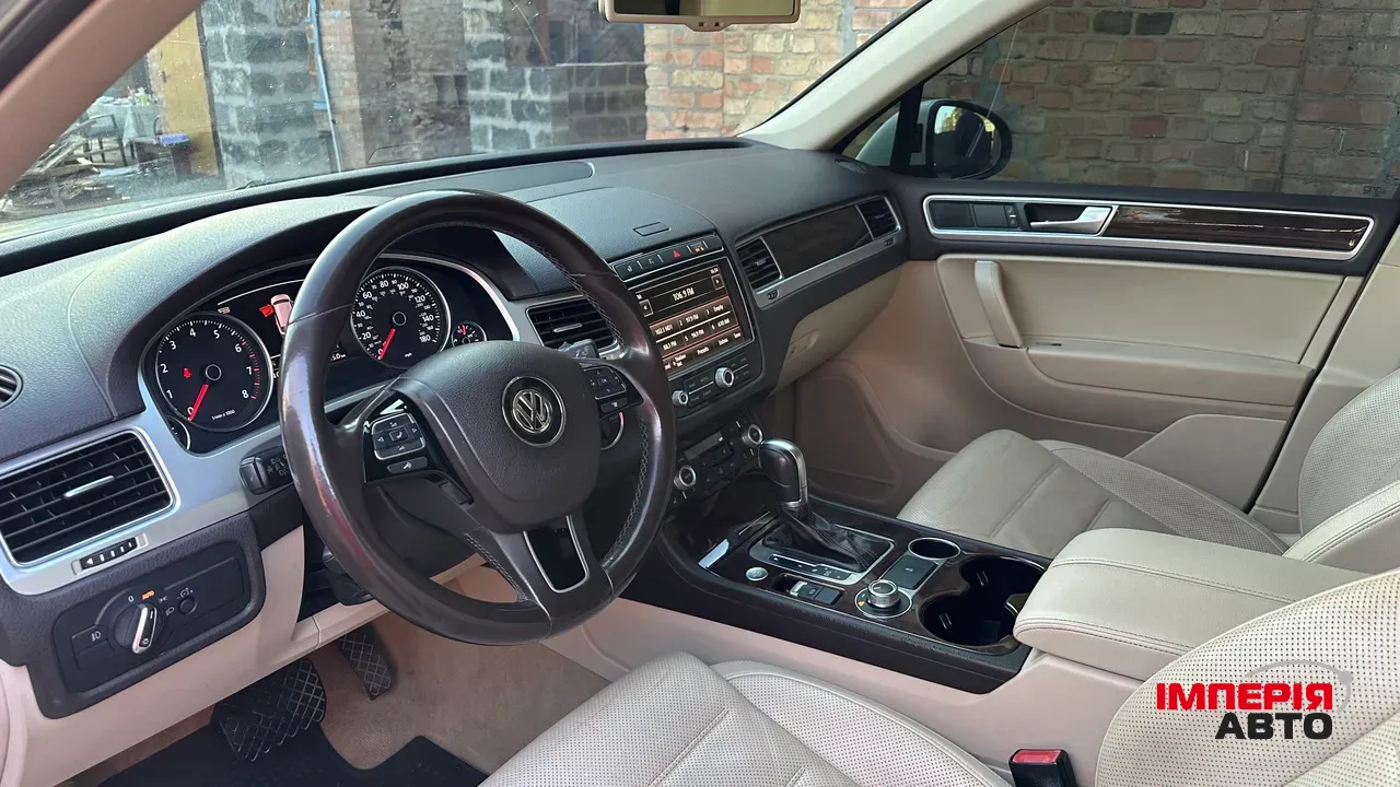 Volkswagen Touareg - фото 11