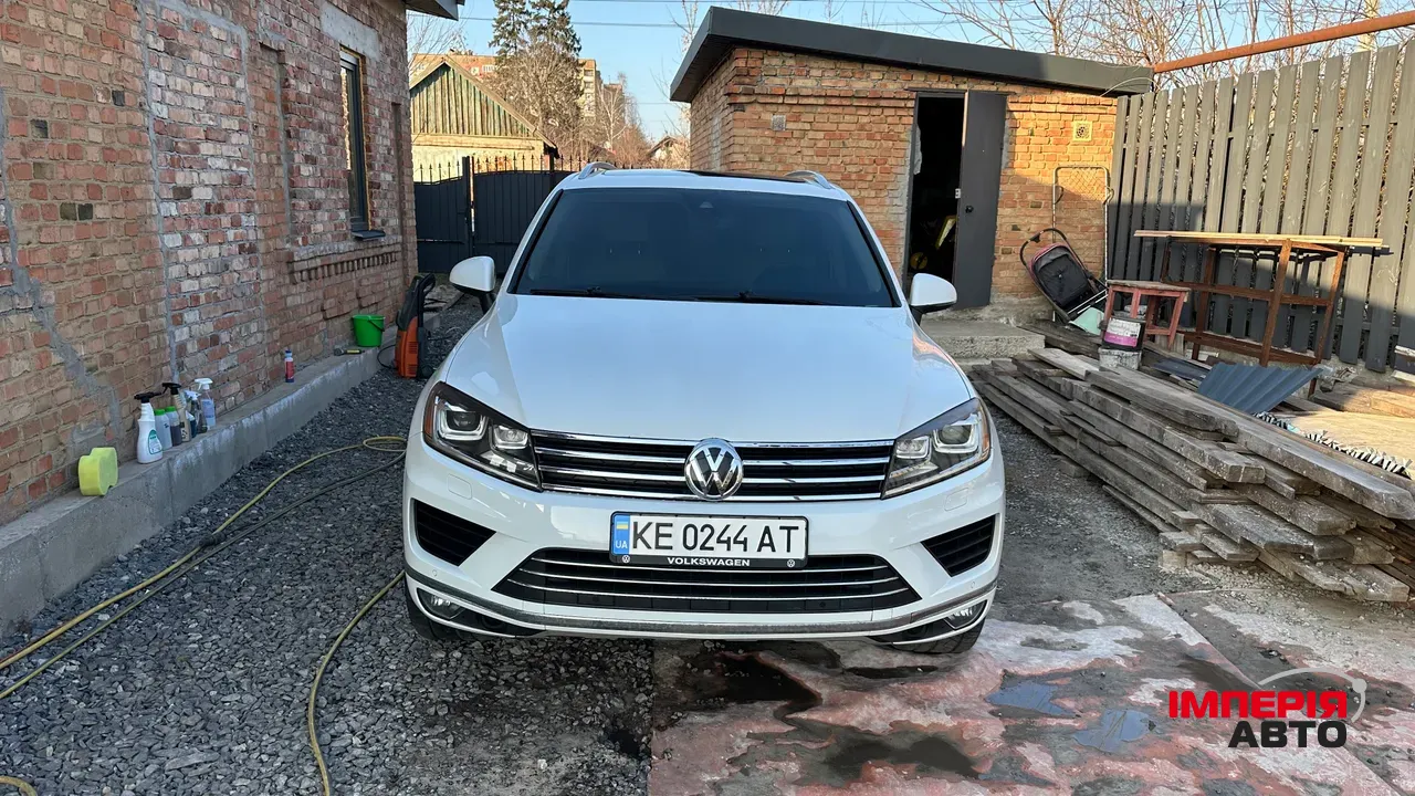 Volkswagen Touareg - фото 2