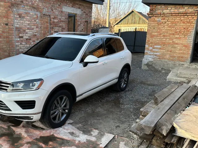 Volkswagen Touareg - фото 3
