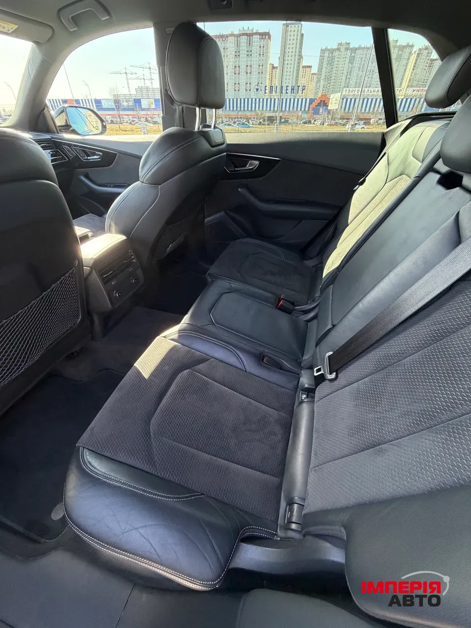 Audi Q8 - фото 17