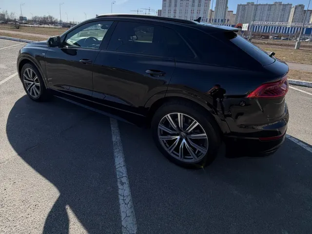 Audi Q8 - фото 5