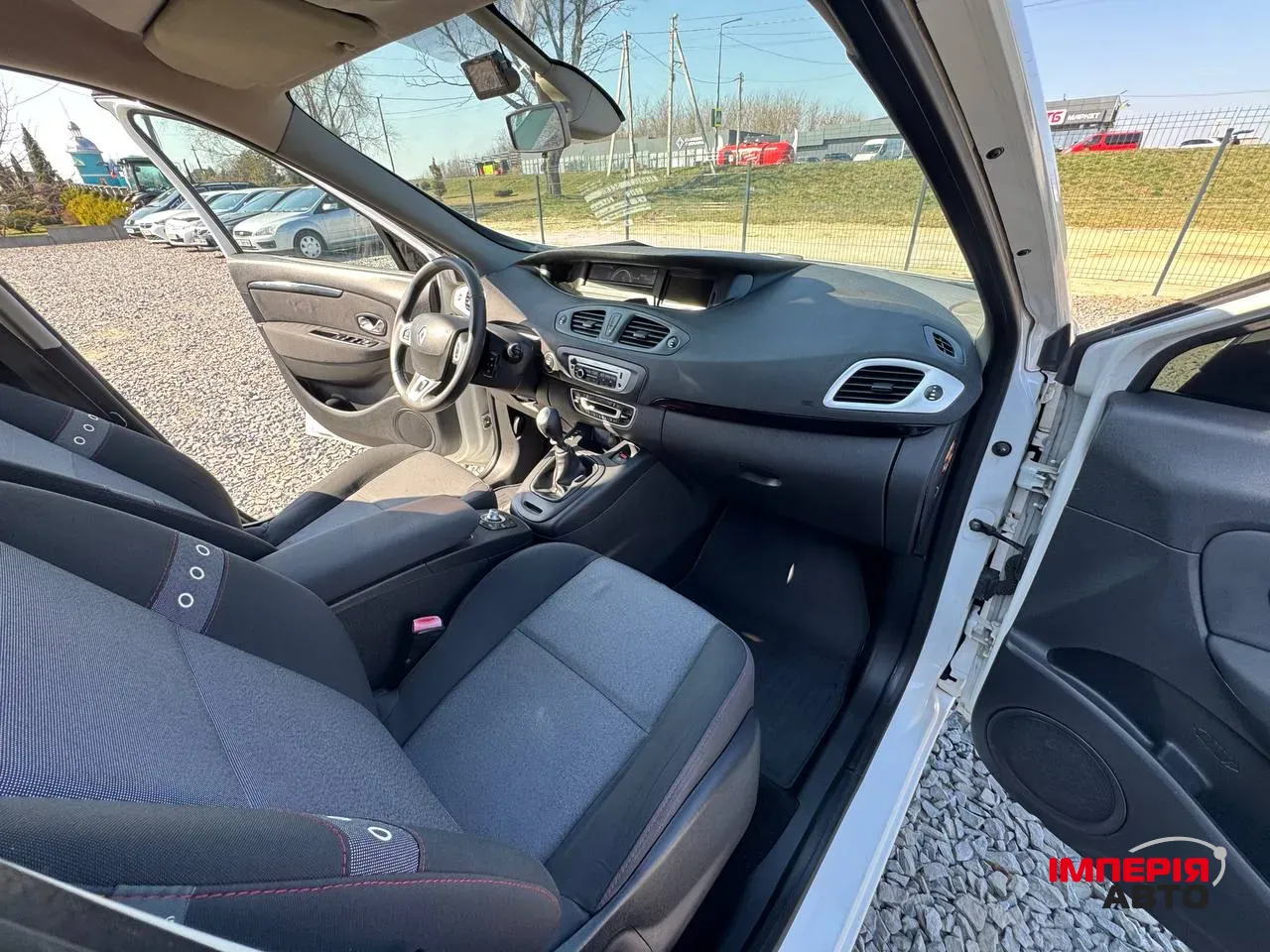 Renault Megane - фото 19