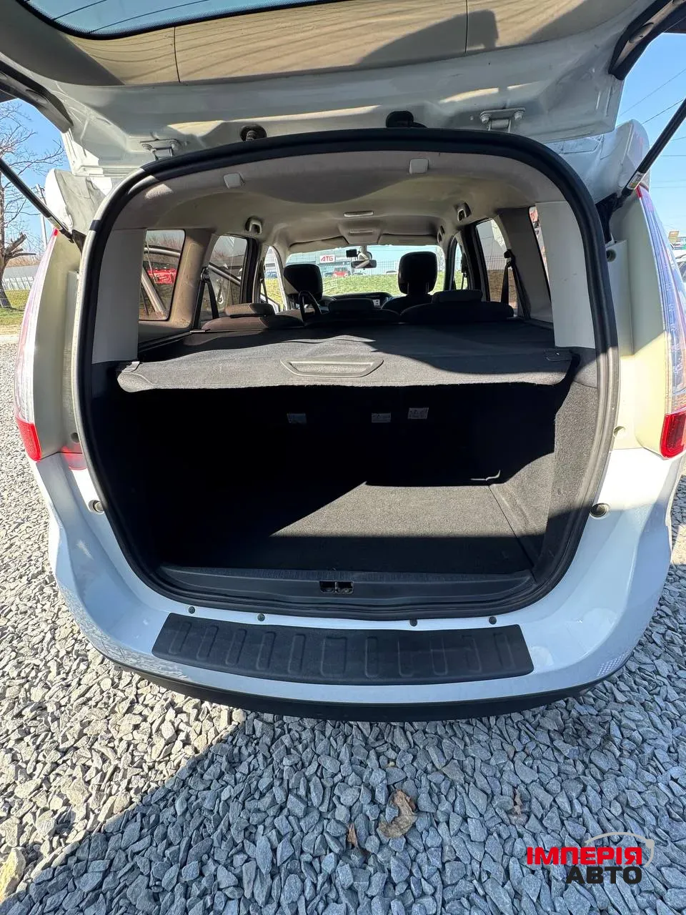 Renault Megane - фото 24