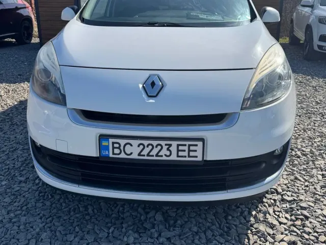 Renault Megane - фото 1