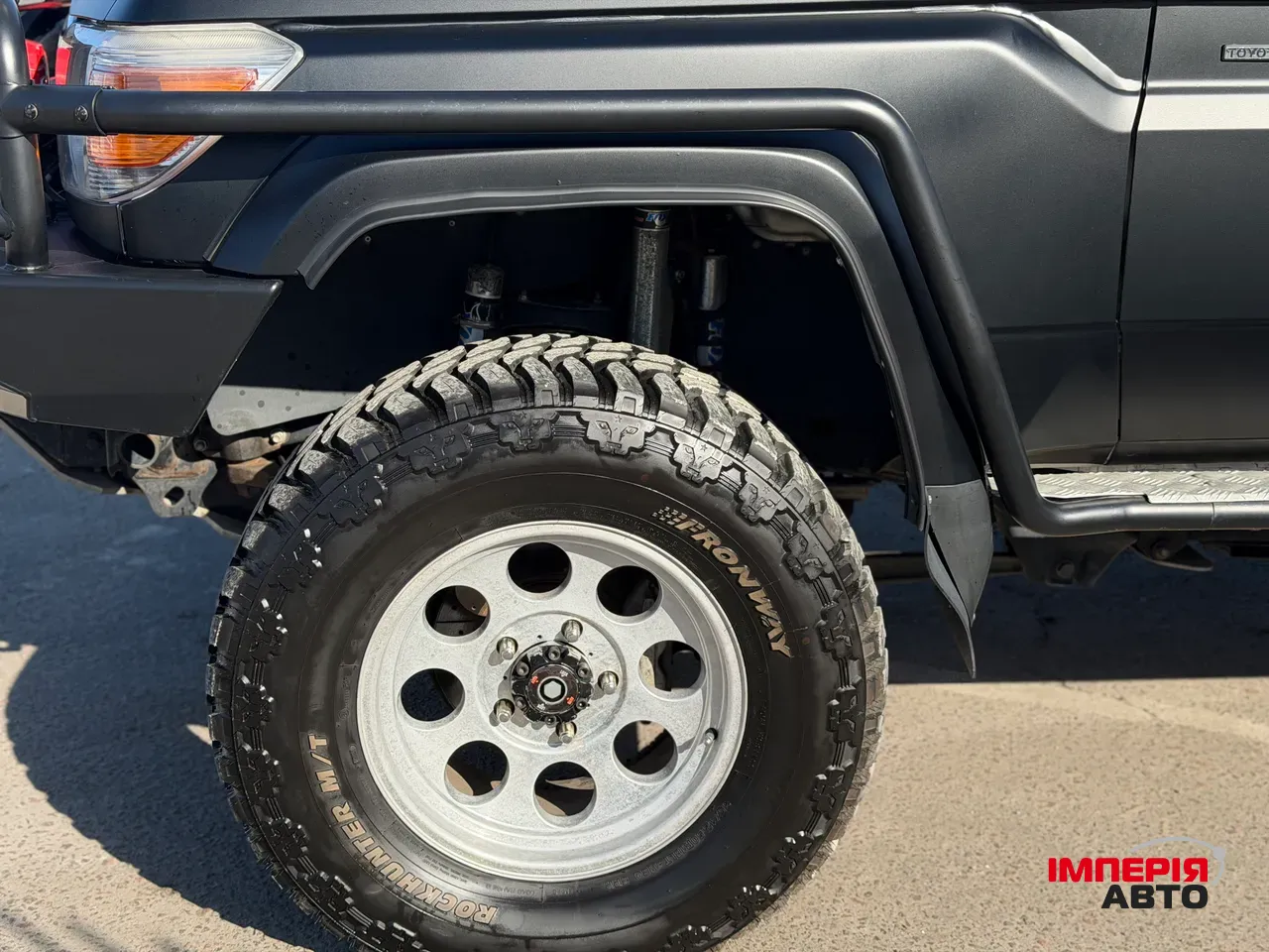 Toyota Land Cruiser - фото 3