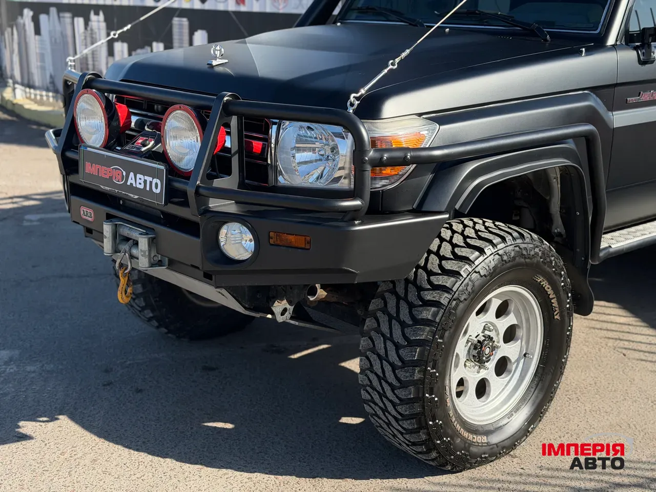 Toyota Land Cruiser - фото 2