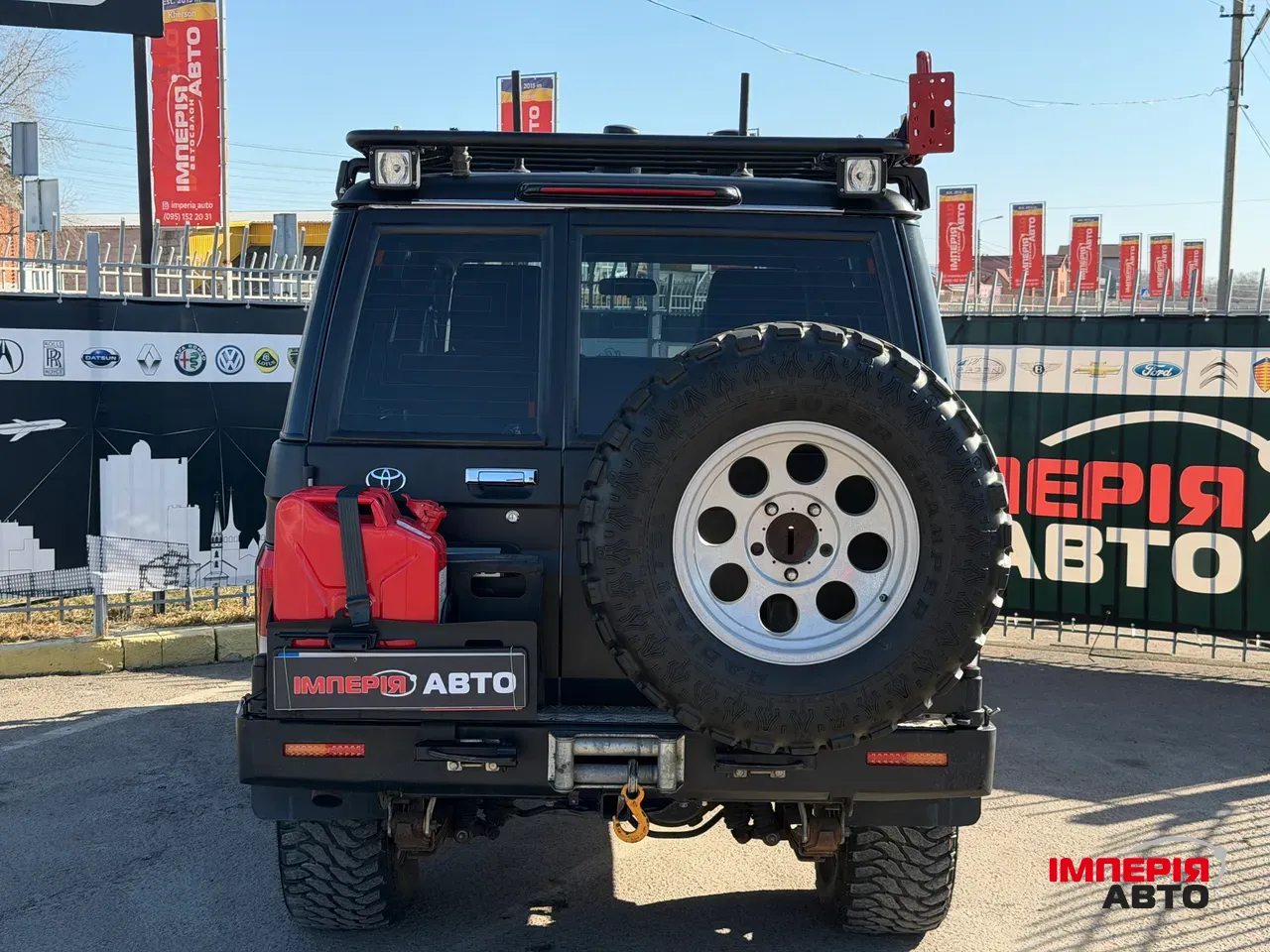 Toyota Land Cruiser - фото 8