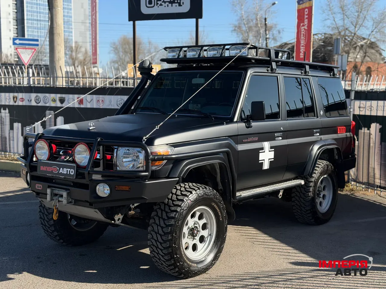 Toyota Land Cruiser - фото 1