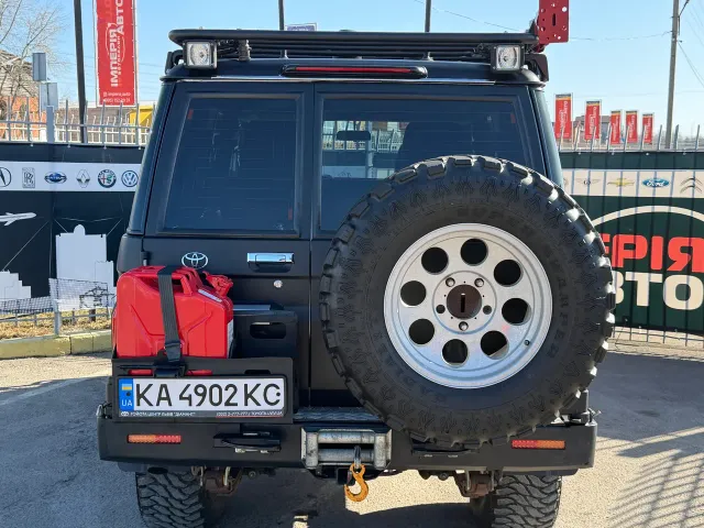 Toyota Land Cruiser - фото 5