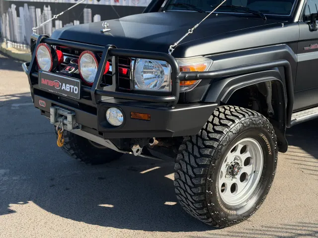 Toyota Land Cruiser - фото 2