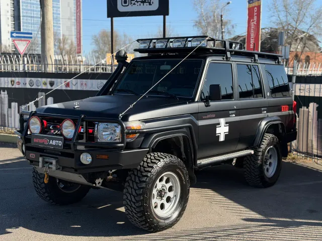 Toyota Land Cruiser - фото 1