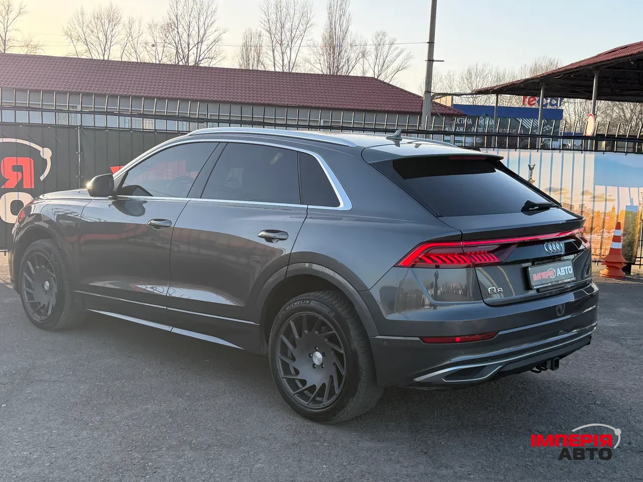 Audi Q8 - фото 10