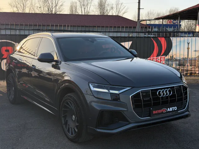Audi Q8 - фото 1