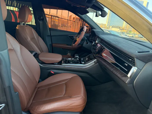 Audi Q8 - фото 5