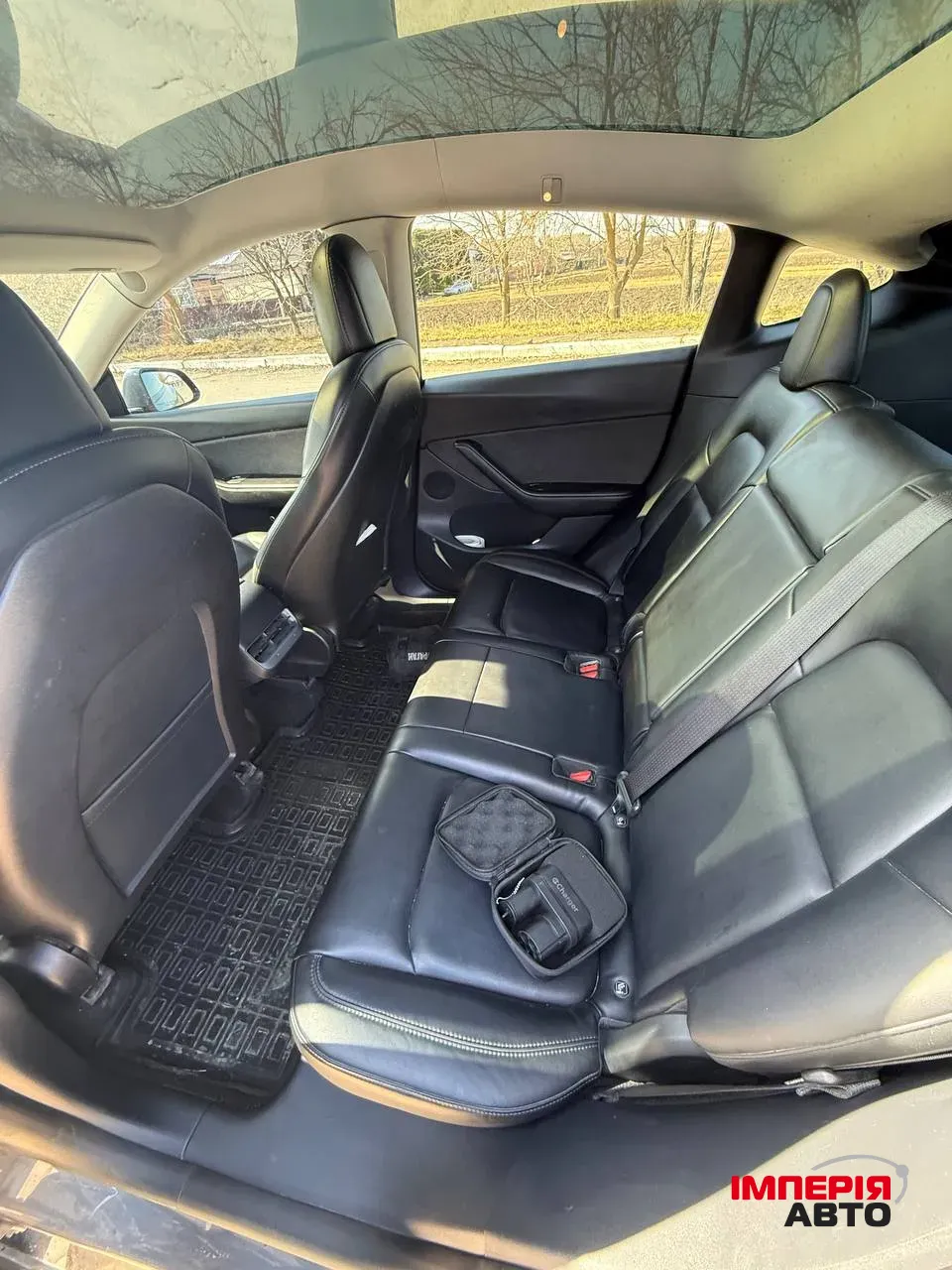 Tesla Model Y - фото 10