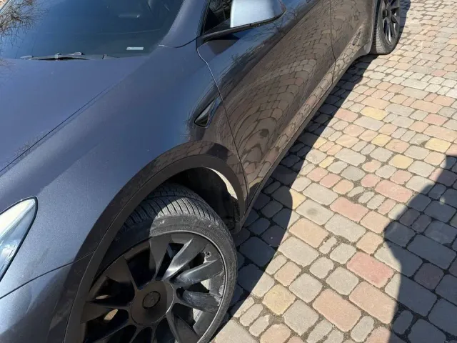 Tesla Model Y - фото 4