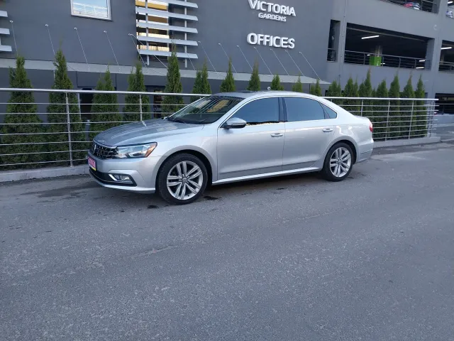 Volkswagen Passat - фото 1