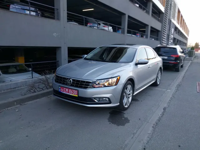 Volkswagen Passat - фото 2