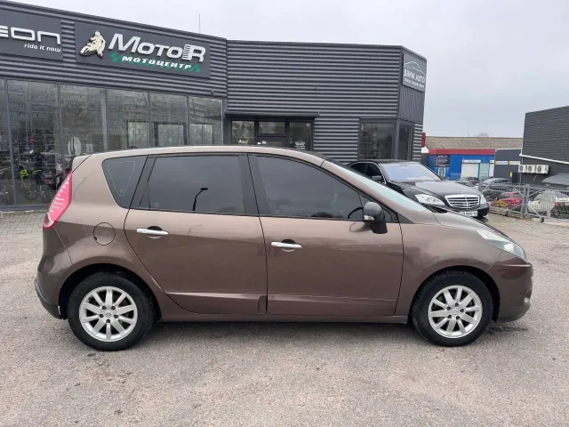 Renault Scenic - фото 5