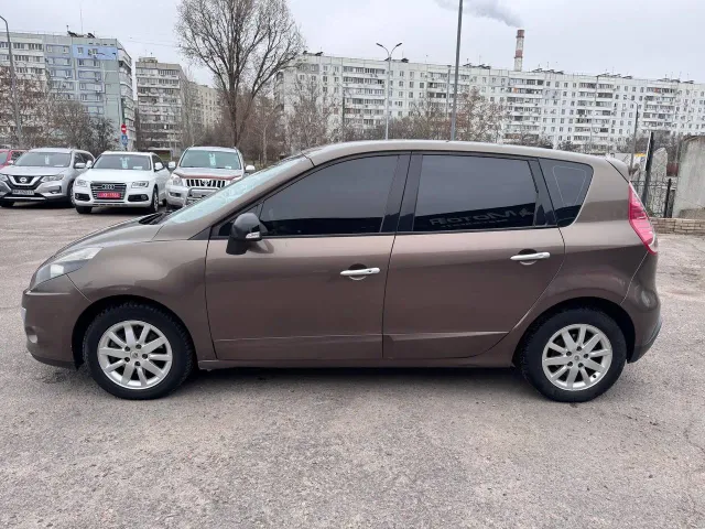 Renault Scenic - фото 4