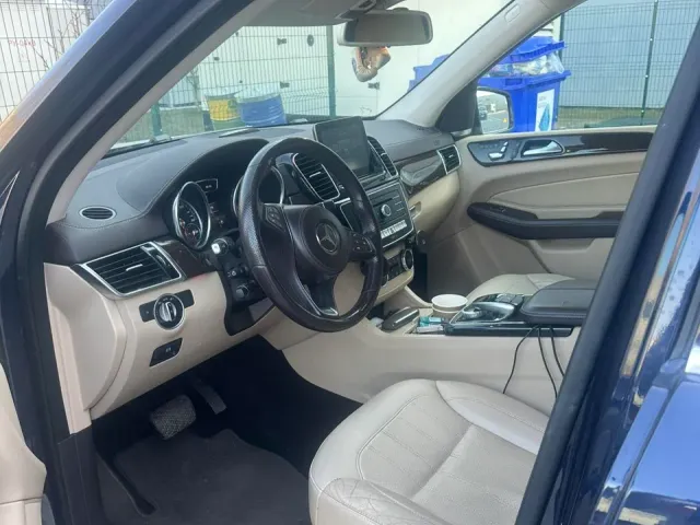 Mercedes-Benz GLS - фото 4