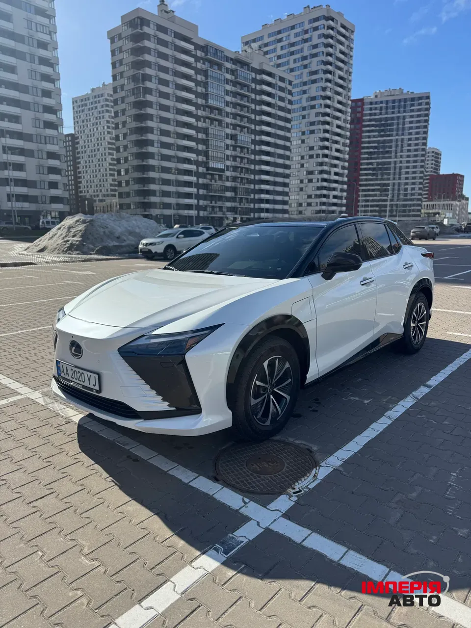 Lexus RZ - фото 6