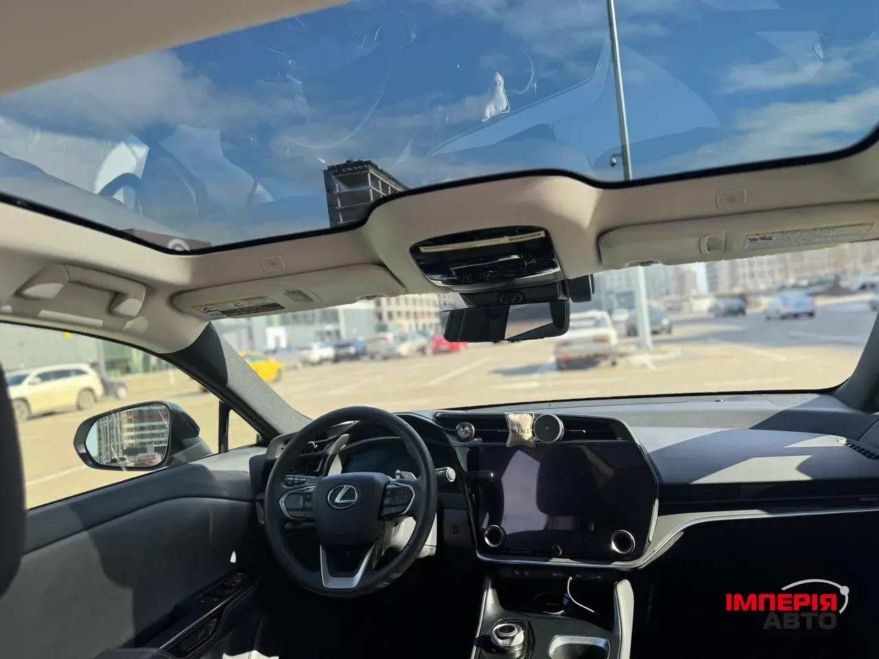Lexus RZ - фото 12