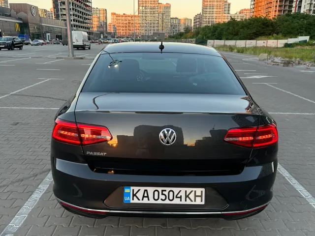Volkswagen Passat - фото 3