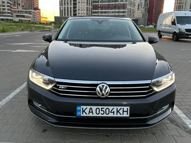 Volkswagen Passat - фото 1