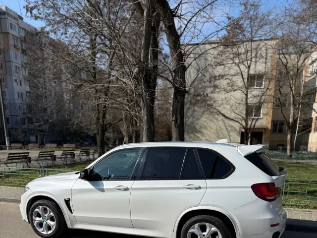 BMW X5 - фото 1