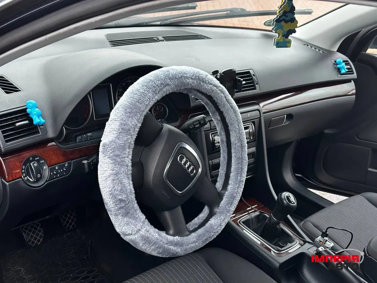 Audi A4 - фото 2