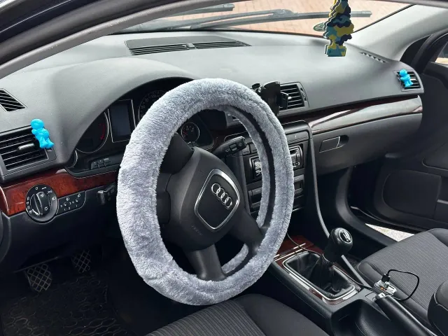 Audi A4 - фото 2