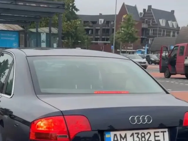 Audi A4 - фото 4