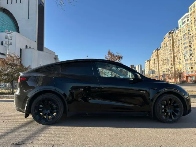 Tesla Model Y - фото 4