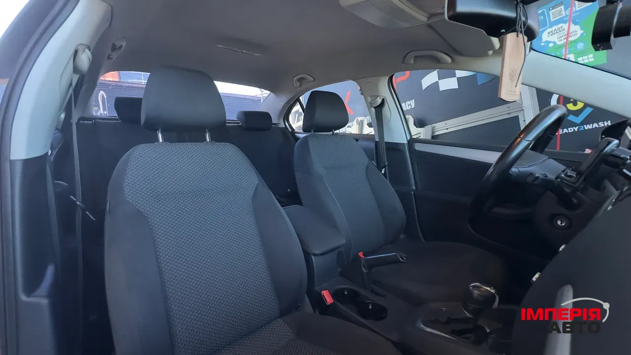 Volkswagen Jetta - фото 23