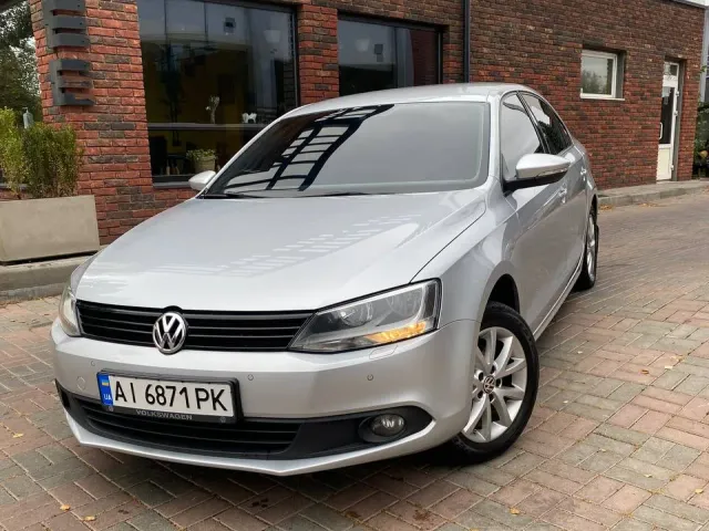 Volkswagen Jetta - фото 1