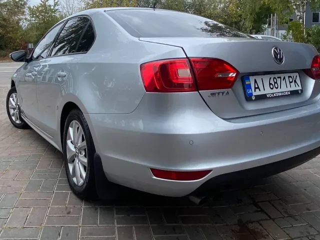 Volkswagen Jetta - фото 5