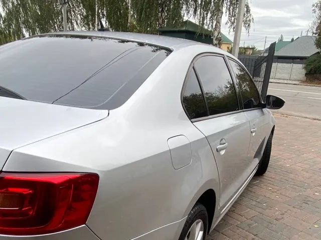 Volkswagen Jetta - фото 3