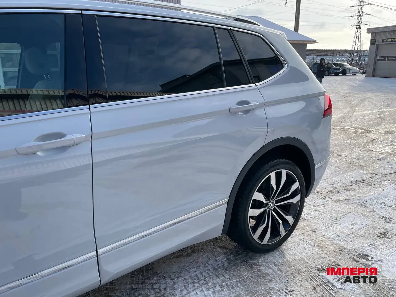 Volkswagen Tiguan - фото 16