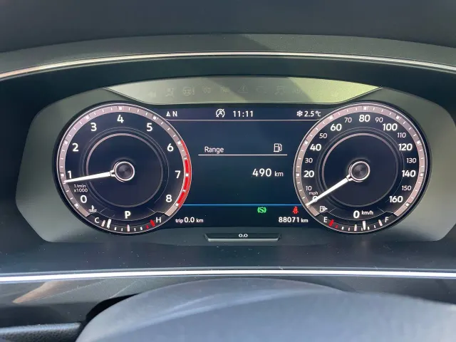 Volkswagen Tiguan - фото 3