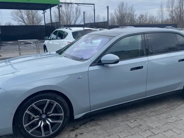 BMW 7 серії - фото 4