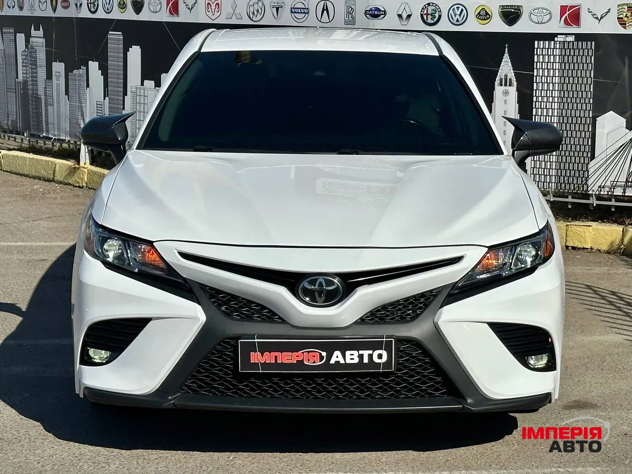 Toyota Camry - фото 2