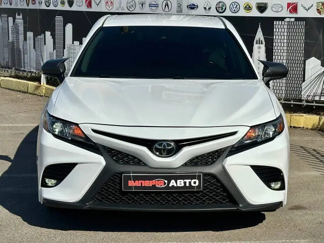 Toyota Camry - фото 2