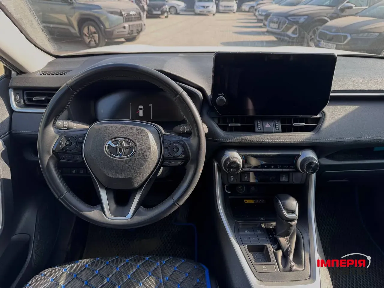 Toyota RAV4 - фото 7